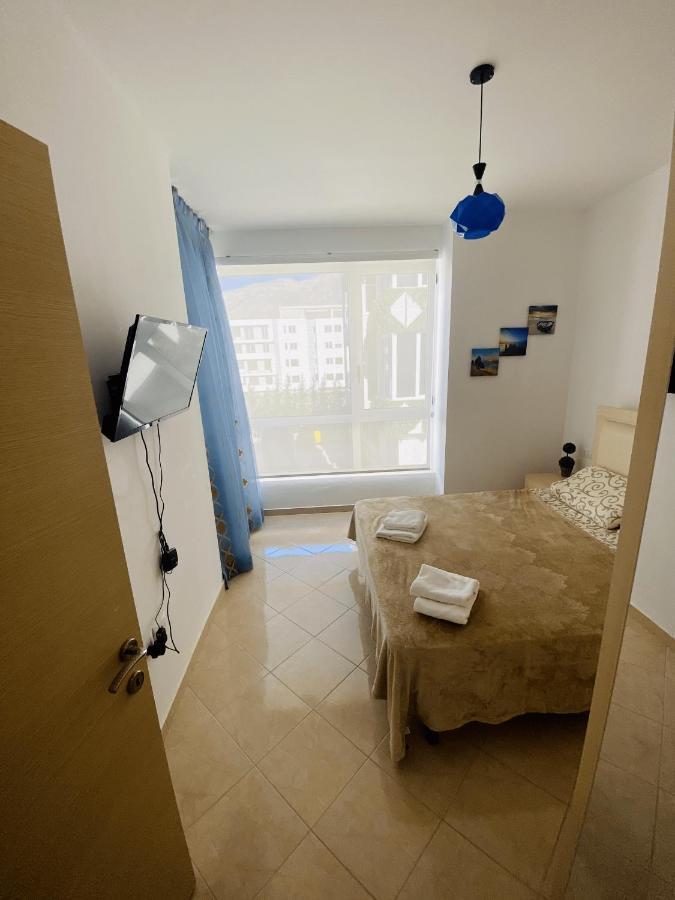 Madernas Bernad Apartment Orikum Bagian luar foto