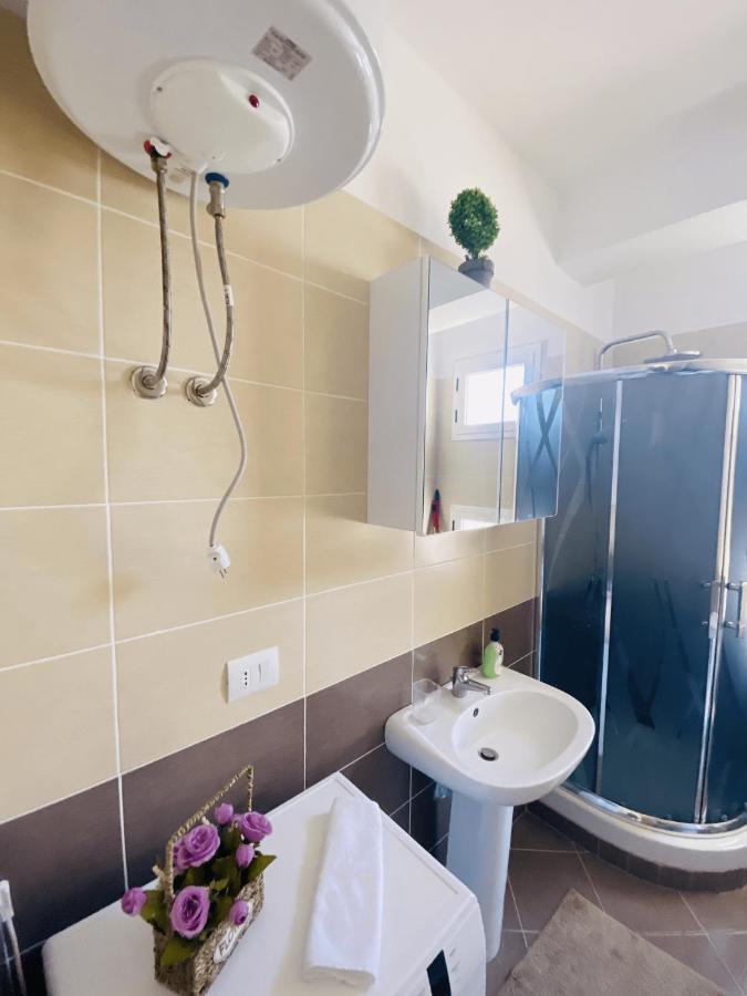 Madernas Bernad Apartment Orikum Bagian luar foto