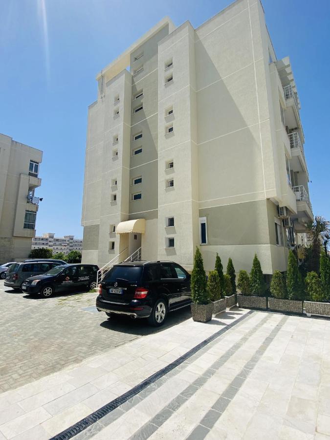Madernas Bernad Apartment Orikum Bagian luar foto