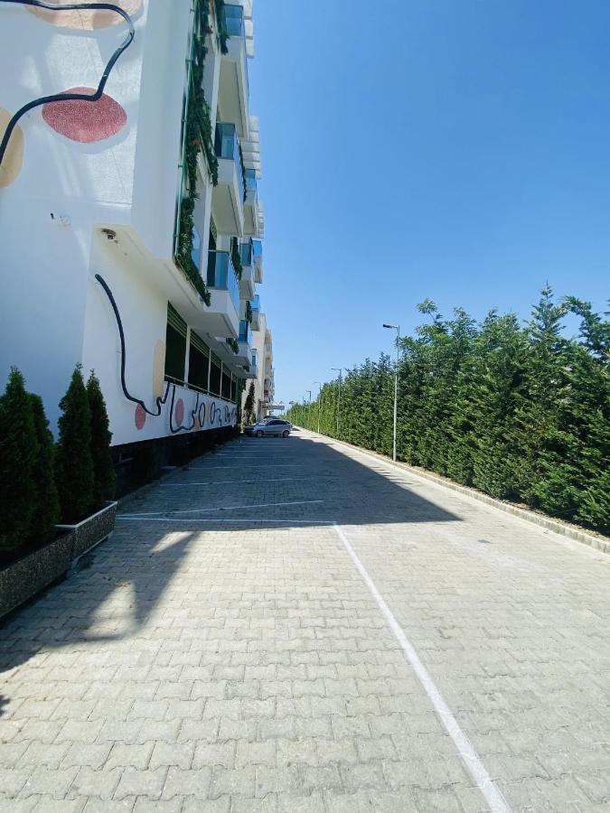 Madernas Bernad Apartment Orikum Bagian luar foto